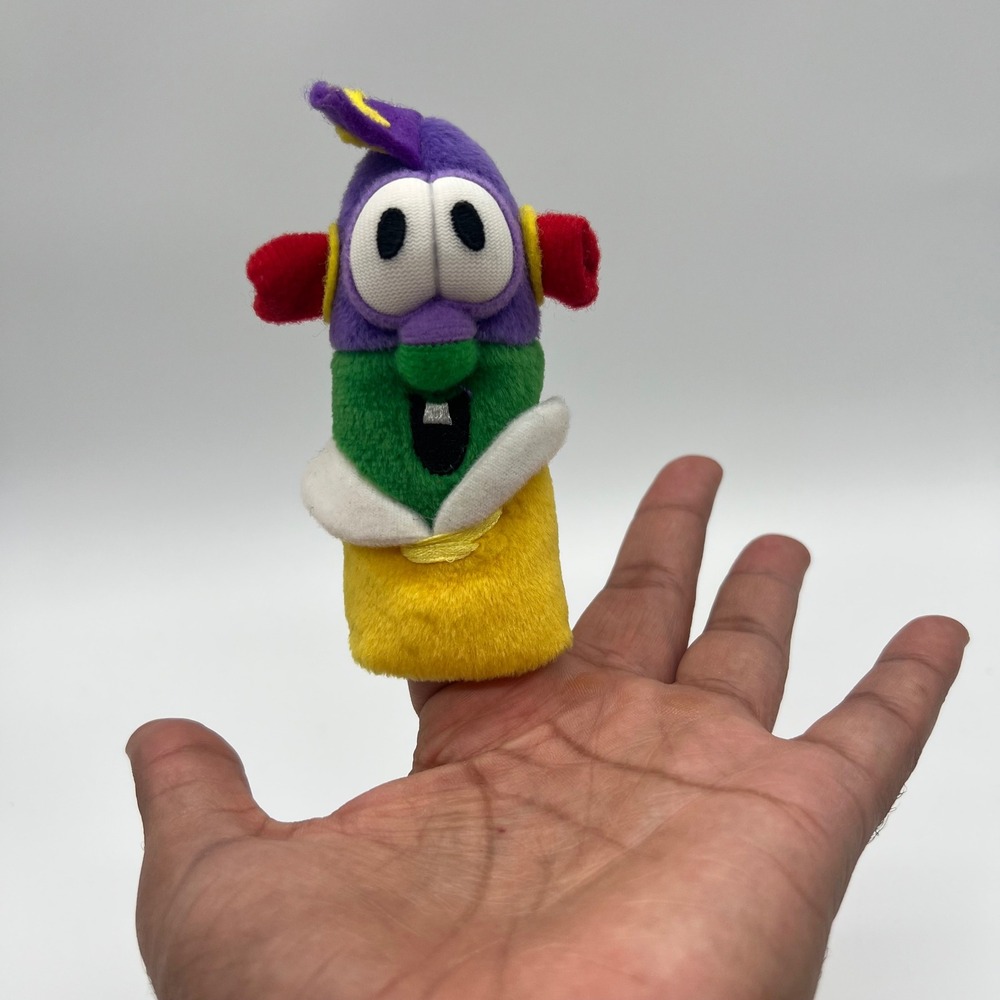 Vintage 1998 Veggietales C.R Gibson LarryBoy The Cucumber Finger Puppet